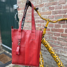 Afbeelding in Gallery-weergave laden, Tote bag brandslang