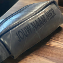 Afbeelding in Gallery-weergave laden, Toilettas Autoband Buitenbeentje