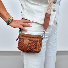 Afbeelding in Gallery-weergave laden, Crossbody bag gevlochten restleer
