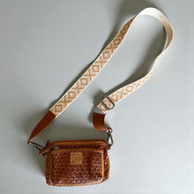 Afbeelding in Gallery-weergave laden, Crossbody bag gevlochten restleer
