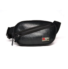 Afbeelding in Gallery-weergave laden, Heuptasje - autoband Buitenbeentje