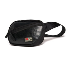 Afbeelding in Gallery-weergave laden, Heuptasje - autoband Buitenbeentje