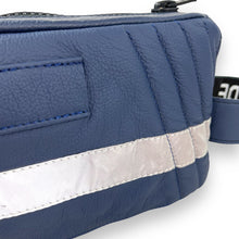 Afbeelding in Gallery-weergave laden, KMAR/politie limited edition toilettas blauw