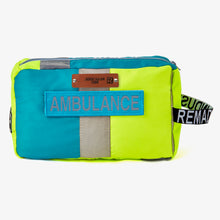Afbeelding in Gallery-weergave laden, Ambulance toilettas met naam