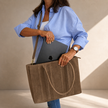 Afbeelding in Gallery-weergave laden, The Everyday Suède Tote
