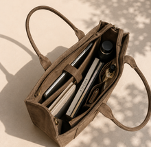 Afbeelding in Gallery-weergave laden, The Everyday Suède Tote

