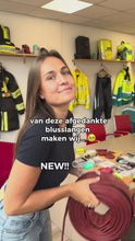 Video laden en afspelen in Gallery-weergave, Brandweerslang Travel Toilettas
